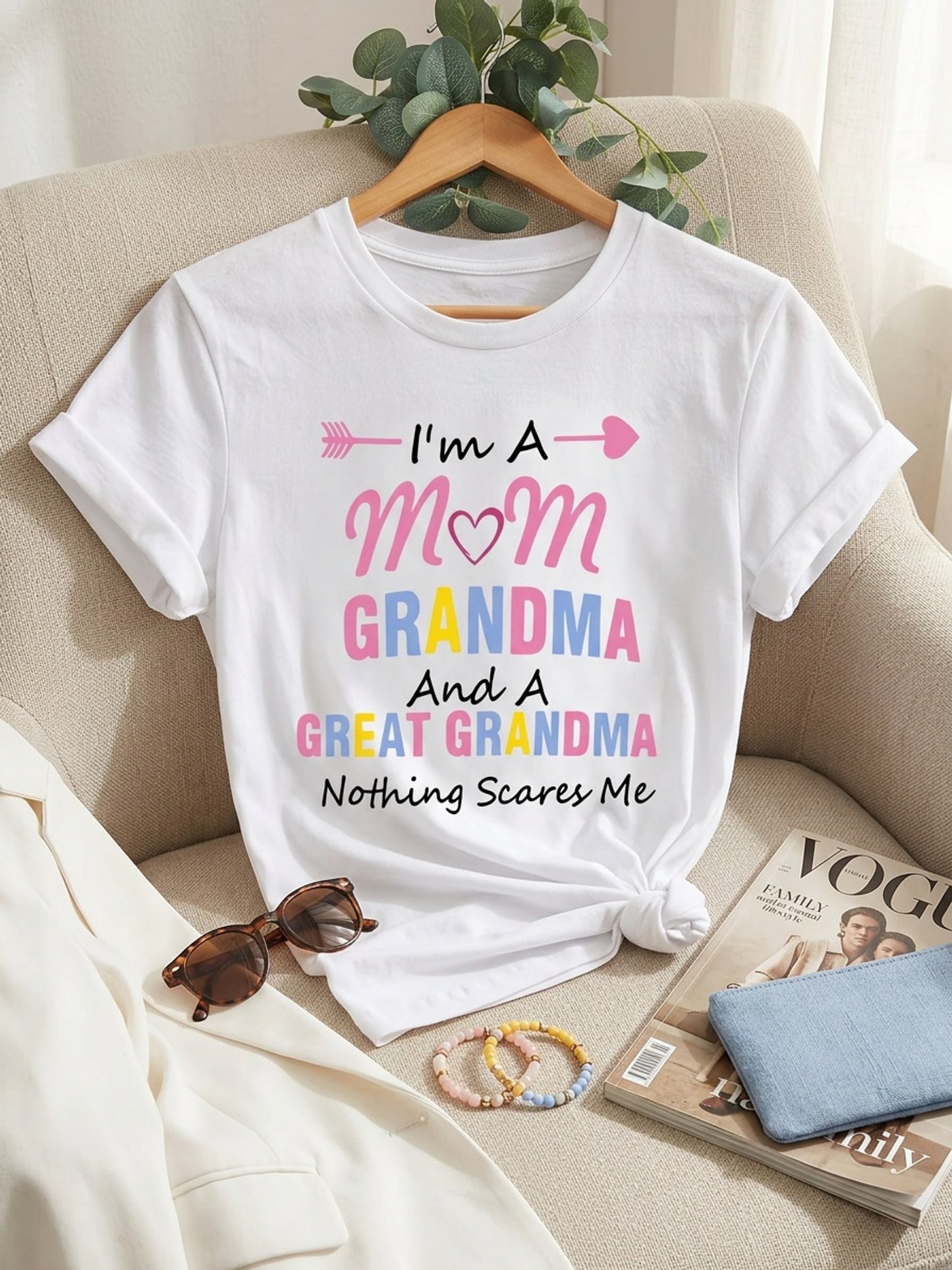 Women's Casual Crew Neck T-shirt, Fabric, Slightly Stretchy, Short-sleeved Graphic Print Top, Suitable for All Seasons, Featuring the Design "I Am a Mother, Grandmother, and Great-grandmother".