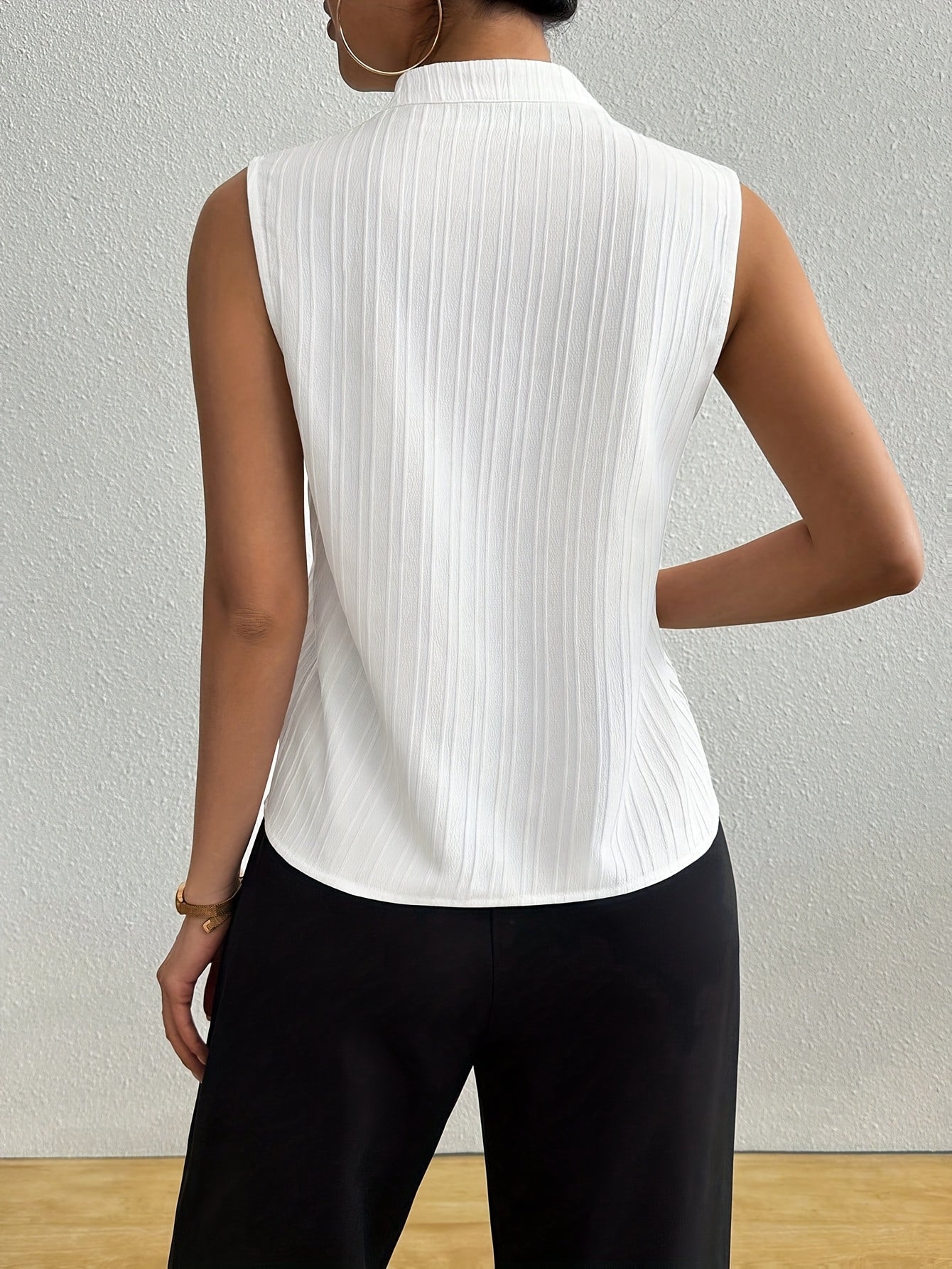 Ladies' Casual And Elegant Top, Solid Color V-neck Slim Fit And, Sleeveless Textured Short Sleeved T-shirt