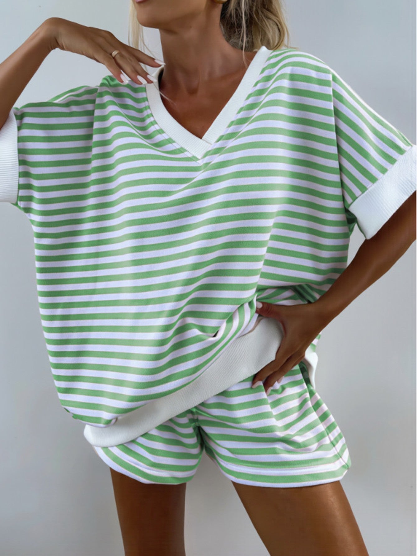 Women'S 2pcs Striped Lounge Set Short Sleeve V-Neck Top And High-Waist Shorts, Casual Athletic Sleepwear Outfit, Summer Sportswear