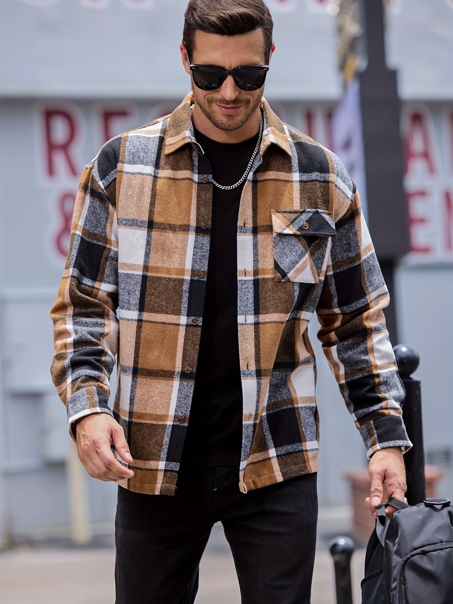 This Unisex, Retro-style Casual Shirt Features A Classic Plaid Design And A Minimalist Aesthetic. The Collared Design Makes It Suitable For Year-round Wear, And The Loose, Comfortable Fit Caters To Various Styling Needs. A Small Gift Is Included.