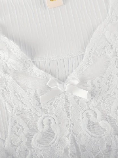 A Single French Court V-Neck Lace-Trimmed Princess Nightgown - a Solid White, Long-Sleeved, Flowing Garment That Is Cozy Enough for Home Wear, Suitable for All Seasons, This Luxurious Adult Nightgown Features Elegant Long Sleeves And Lace