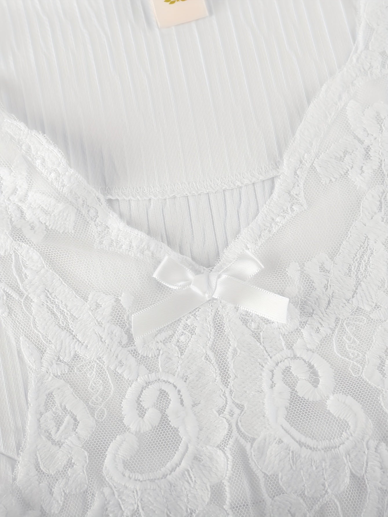 A Single French Court V-Neck Lace-Trimmed Princess Nightgown - a Solid White, Long-Sleeved, Flowing Garment That Is Cozy Enough for Home Wear, Suitable for All Seasons, This Luxurious Adult Nightgown Features Elegant Long Sleeves And Lace