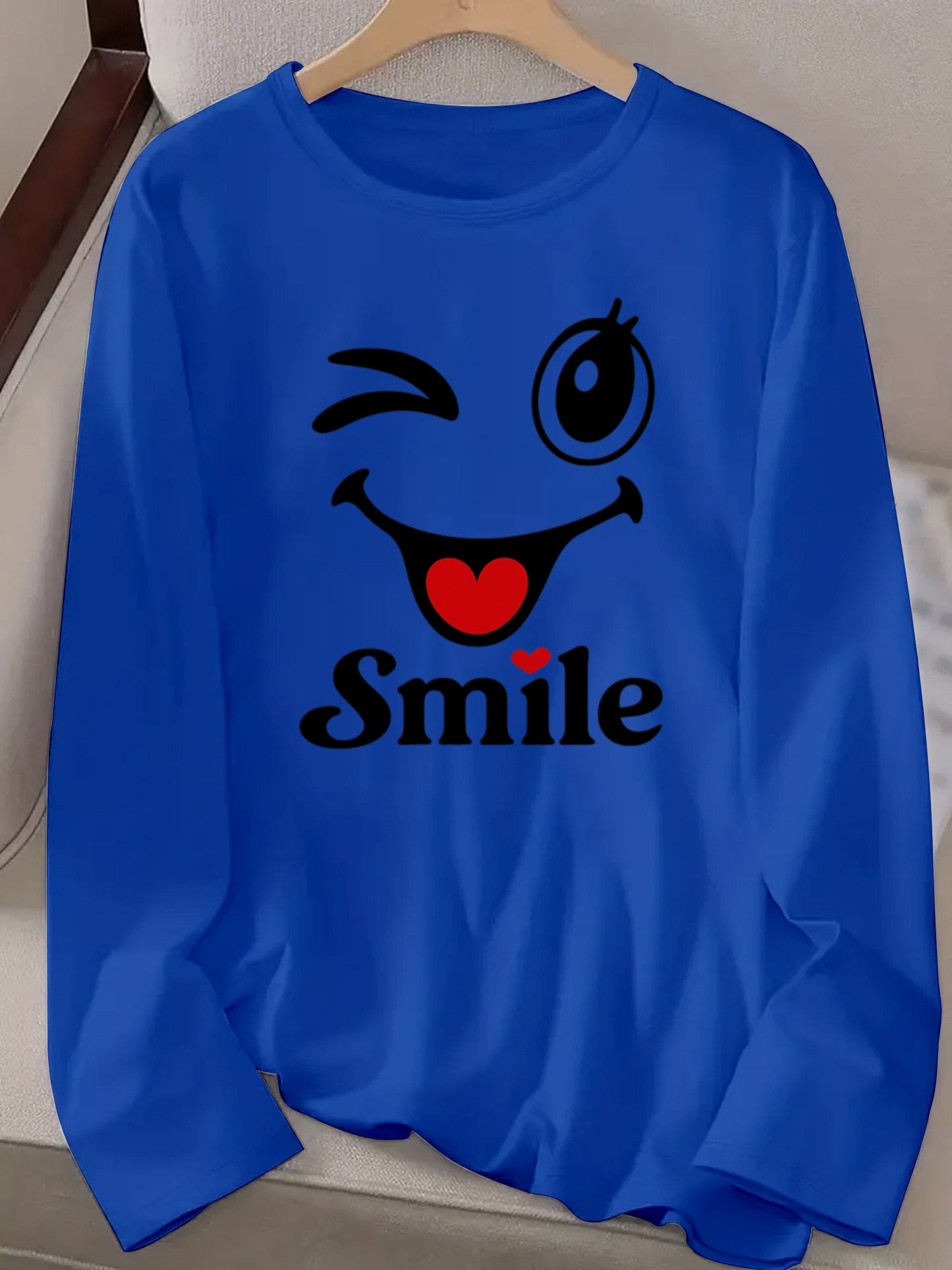 Milk Line 180g Premium Polyester Long Sleeve T-Shirt - Vibrant joyful Face & Blinking Eye Graphic Print, Asymmetrical Hem, Crew Neck Casual Elegant Pullover for Spring Summer Fall, Machine Washable