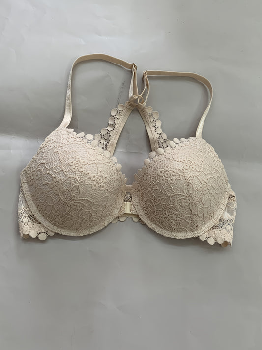 Women'S Contrast Lace Push-Up Bra with Underwire - Sexy Back Accentuating Design, Breathable Non-Removable Padded Cups & Adjustable Straps for Everyday Comfort, Strapless Push Up Bra, Comfortable Undergarment, Elegant Undergarment, Hook Closure Bra