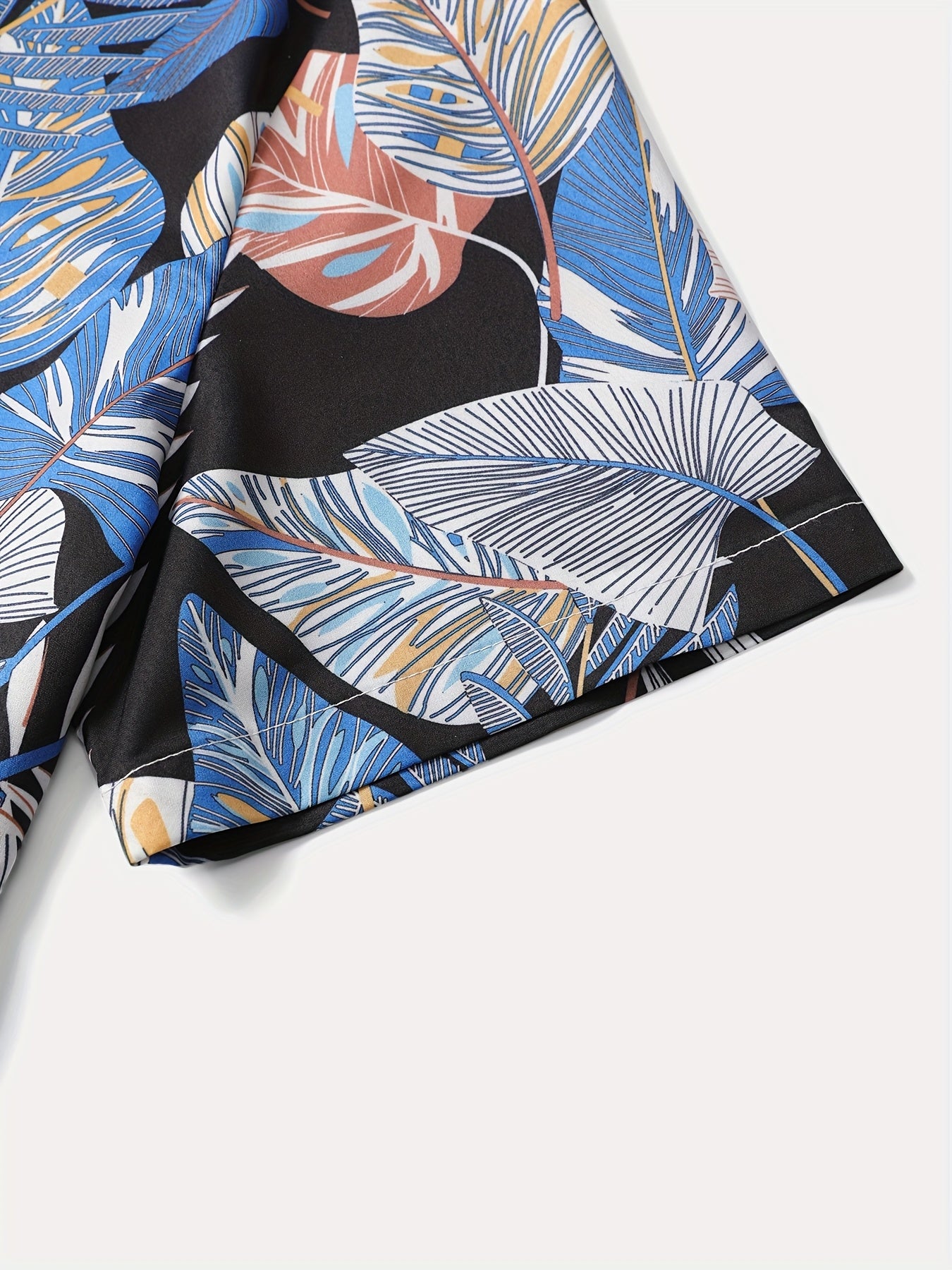 Set of 2pcs: Men'S Summer Short-Sleeve Button-Up Shirt And Shorts.