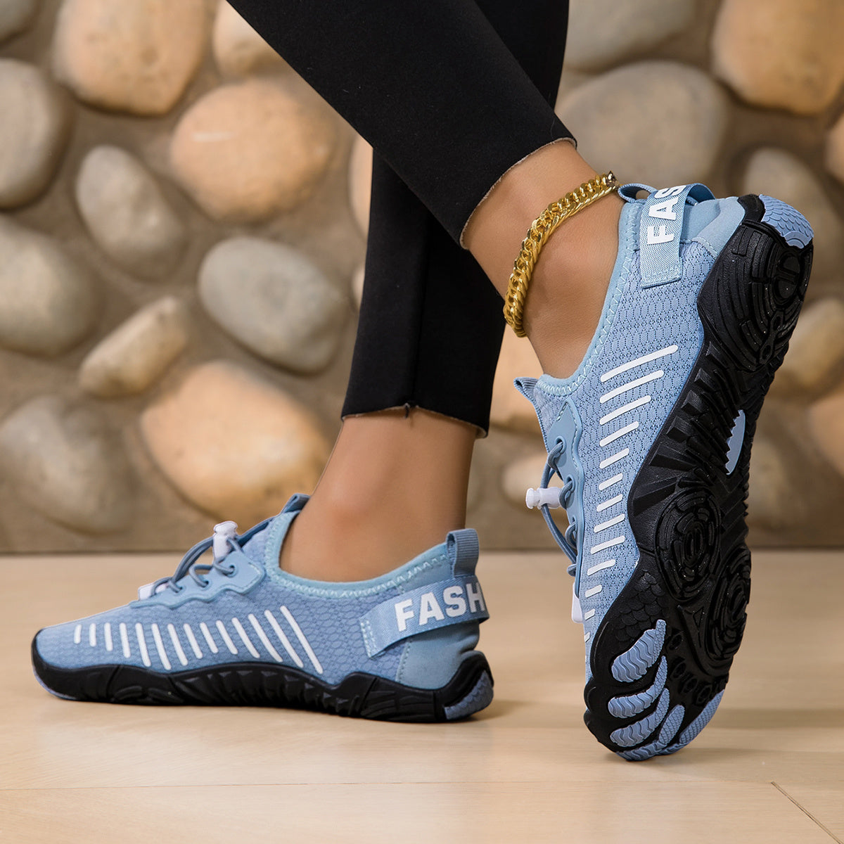 Outdoor Women'S Beach Shoes, Anti-Slip Swimming, Fitness, Snorkeling, Canyoning Shoes, Quick-Drying Lightweight Wading And Rafting Shoes, Canyoning And Diving Shoes, Men'S And Women'S Anti-Cut Barefoot Sock Shoes, Fashionable Vertical Stripe Design