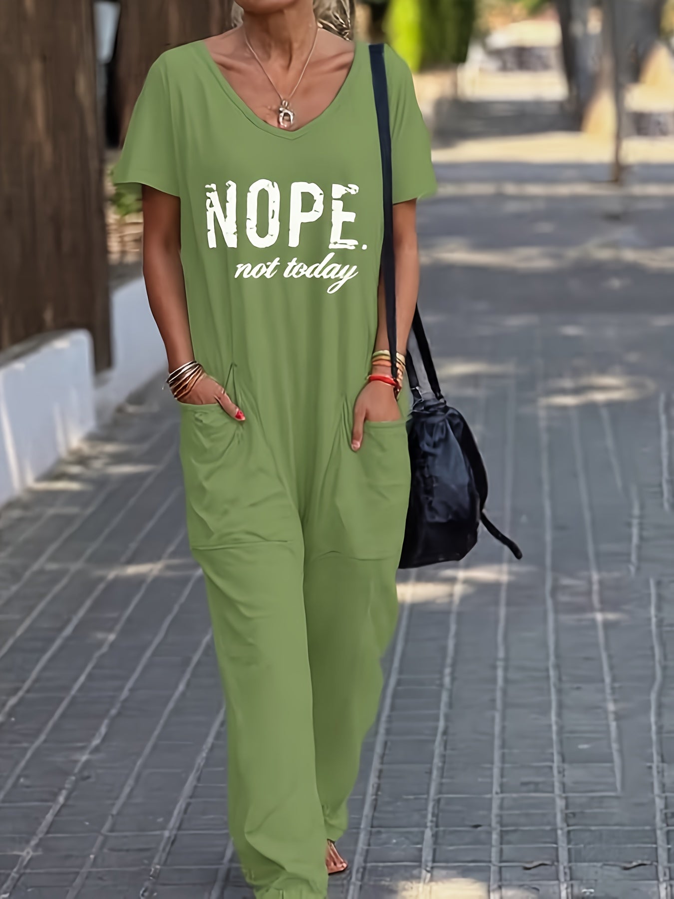 Three Colors Women'S V-Neck Loose-Fitting Romper Featuring Pockets - Casual Solid Ideal for Spring/Summer, Comfortable And Fashionable, Women'S Jumpsuits And Rompers