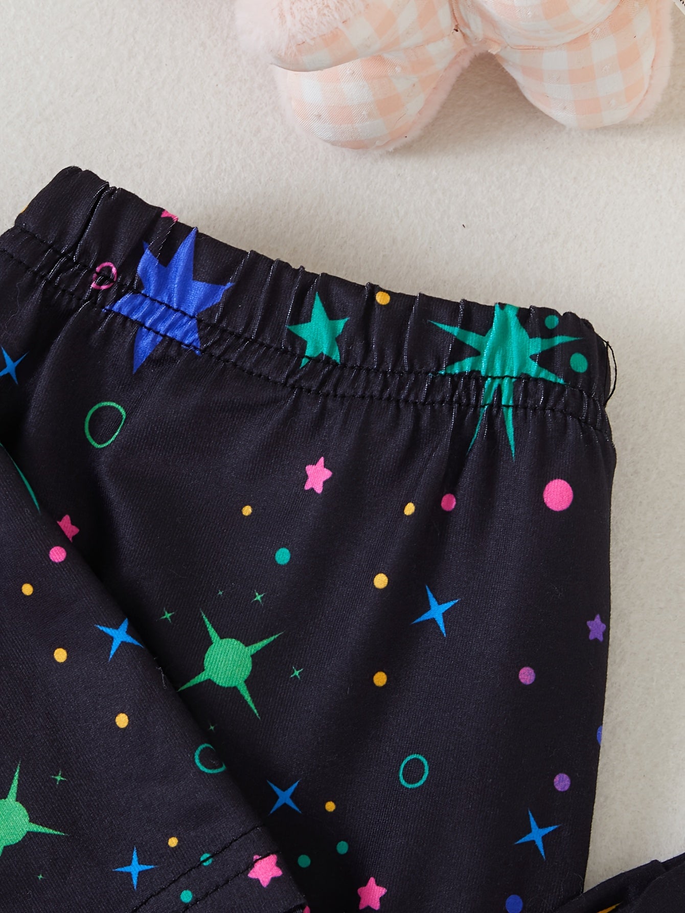 Girls Spring, Autumn And Summer 2pcs Set Luminous Ink Splash Cute Unicorn Pattern Round Neck Pullover T-shirt Short-sleeved Top + Fluorescent Starry Sky Print Elastic Waistband Cuff Pants Trousers Set, Glows Only When Exposed to Ultraviolet Light, Perfect