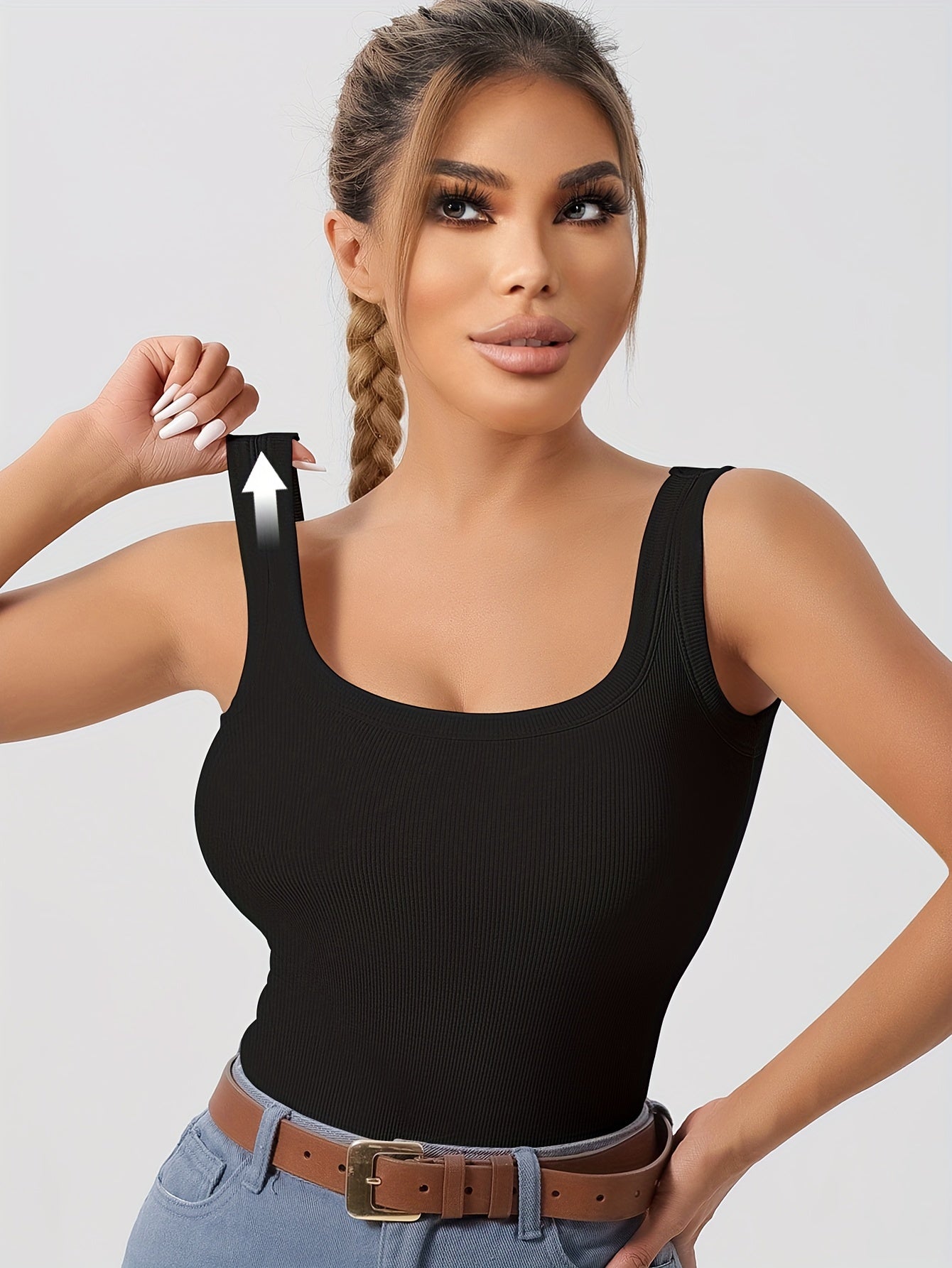 A Plain Scoop Neck Tank Top, Perfect for Casual Summer Wear, Featuring Removable Chest Padding for a Slim Fit, Designed for Women