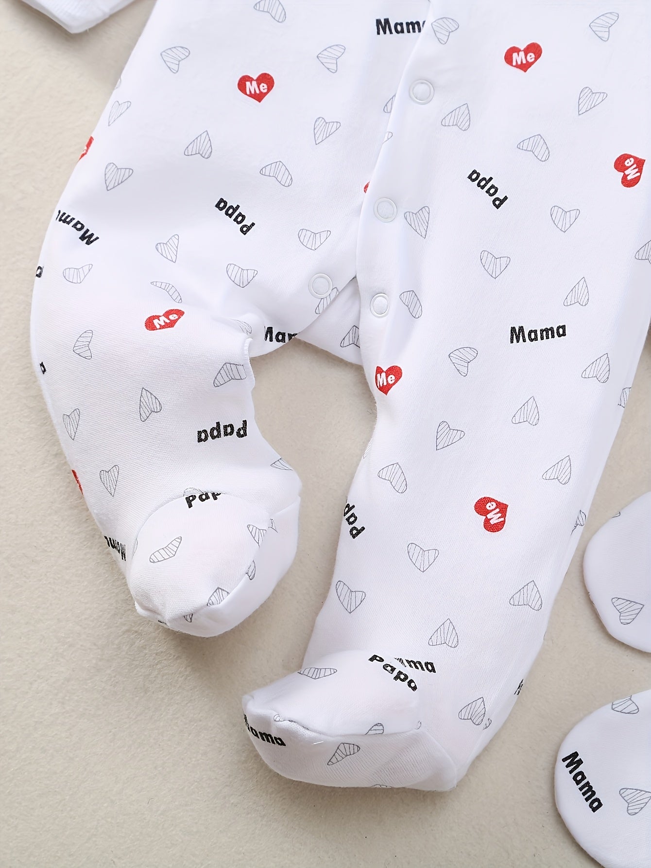This 8pcs Soft Spring And Summer Set Is Suitable For Boys' And Girls' Clothing And Accessories With Heart Letters And Floral Patterns, Including Trousers, Hats, Bibs, Socks, Pants, Jackets And Tops, And Is Ideal For Outdoor Home Wear