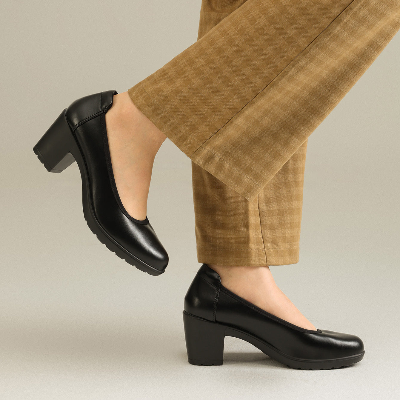 Women's Chunky Closed Toe Low Block Heels Work Pumps Comfortable Round Toe Dress Wedding Shoes One Foot Kick Design Fashionable Bride Bridesmaid Wedding Party Party Holiday Formal Shoes
