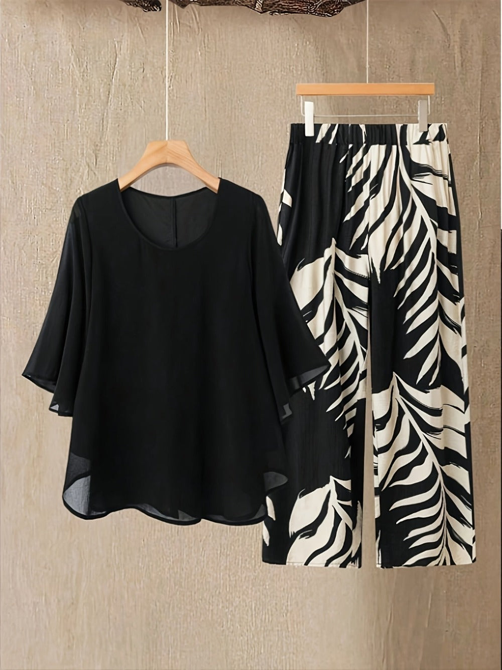 Women's Two-Piece Pants Set - Graphic Print Casual Look 6981