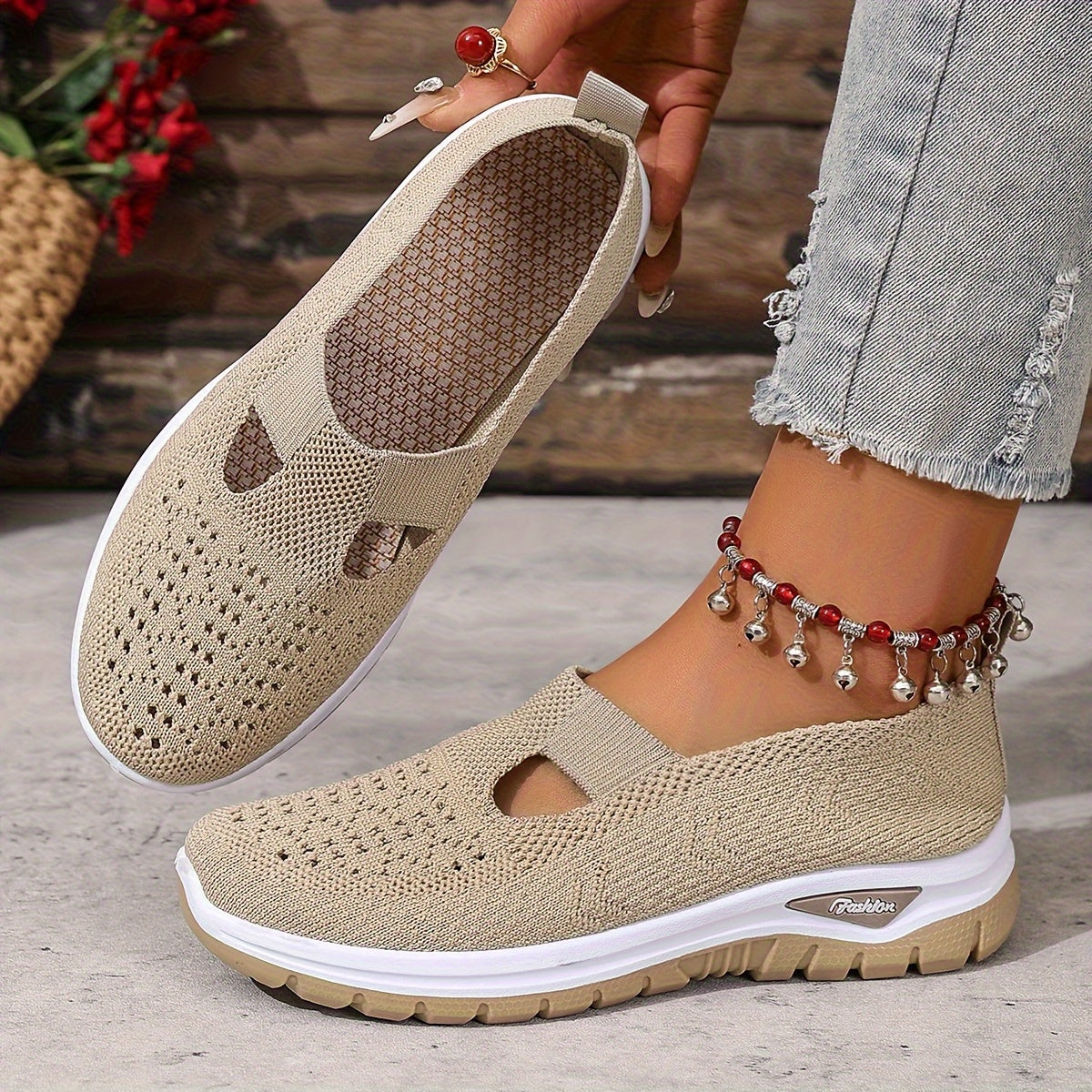 Ladies' Sneakers, One-Pedal Shoes Designed for Comfort. These Casual Footwear Options Are Perfect for The Beach, Vacations, Camping, And Everyday Use, Ideal for Summer. Featuring a Casual Design And a Mesh Upper, These Women'S Sneakers Are a Great C