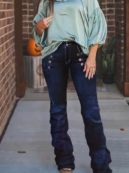 This Fashionable Women'S Ensemble from an American High Street Showcases Punk-Inspired Buttons Matched with Flared Jeans, Making These High-Waisted Fitted Denim Pants Ideal for Women
