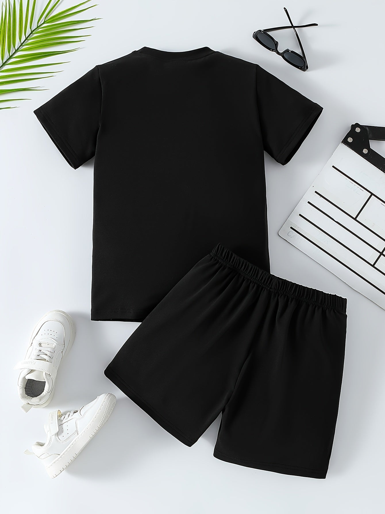 Youth Athletic T-Shirt and Shorts Set - Comfortable Polyester, Soccer Player Silhouette Design, Crew Neck, Short Sleeve, Ideal for Training & Outdoor Activities, Running Gear|Casual Style|Applique Detai, for Outdoor