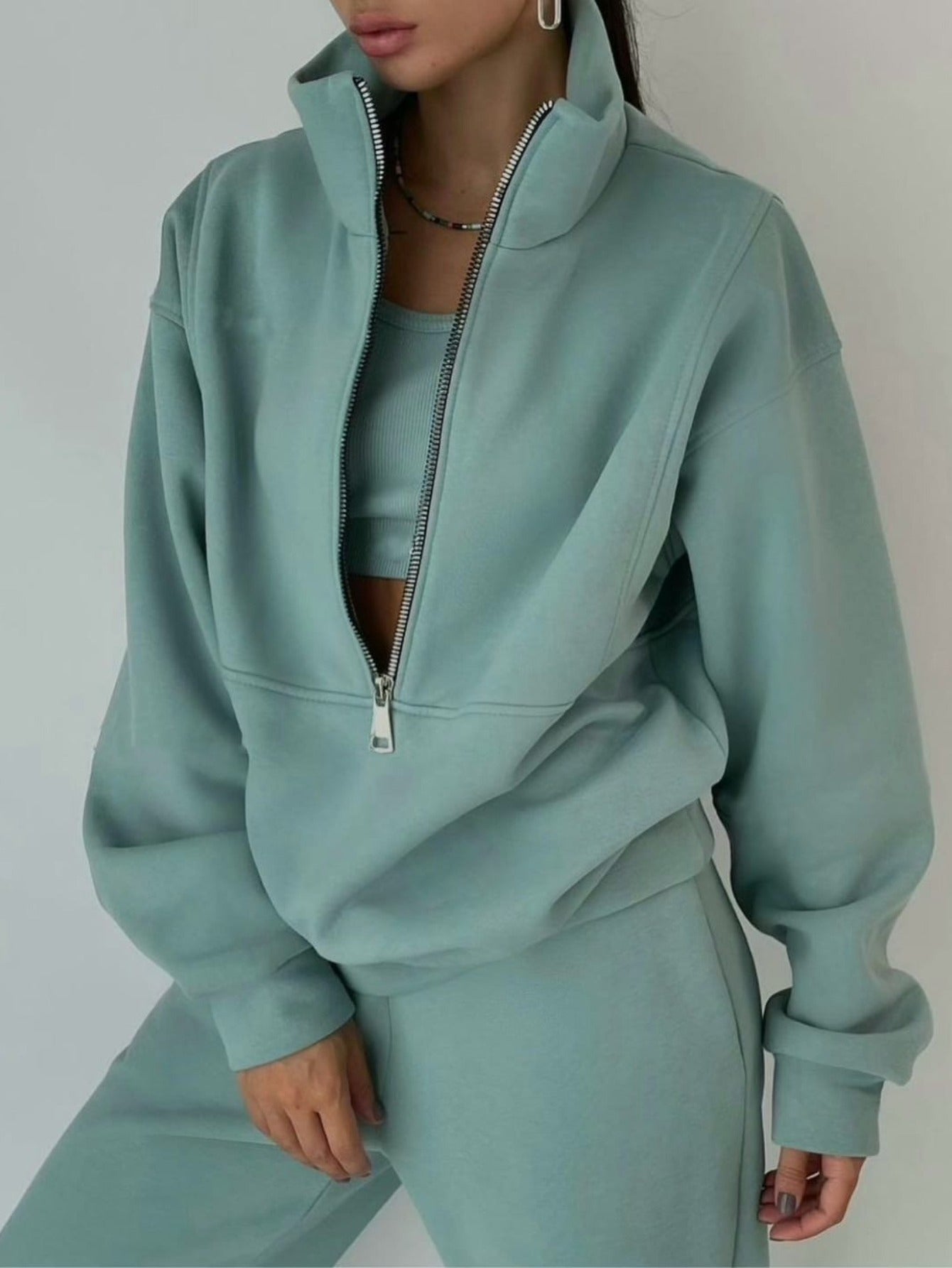A Set of Autumn And Winter European And American Women'S Two-Piece Suits, Sweatshirts, Trousers, Fleece Sports, Street Fashion And Casual Suits