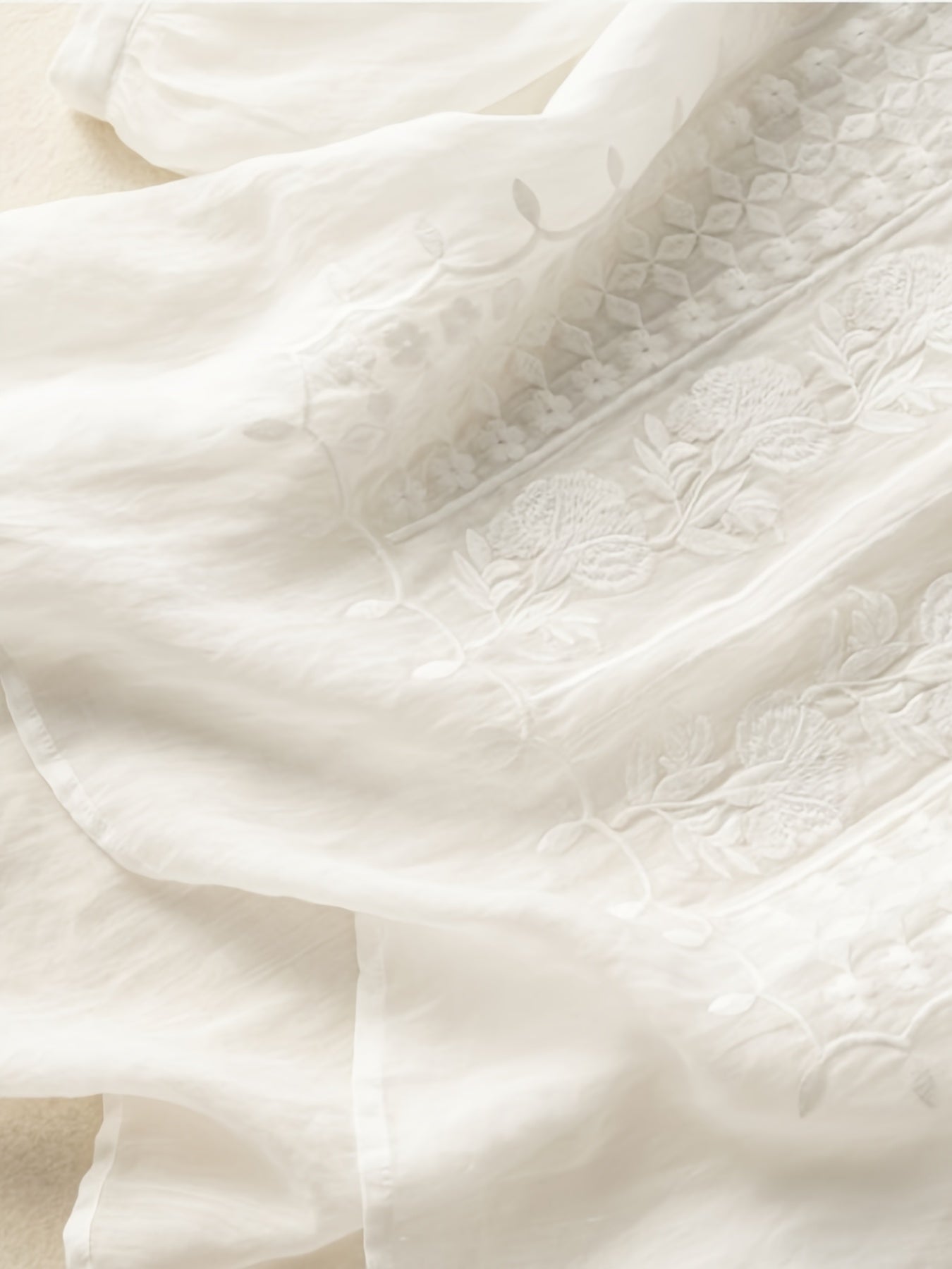 Women'S Embroidered T-Shirt in Various Colors and Sizes