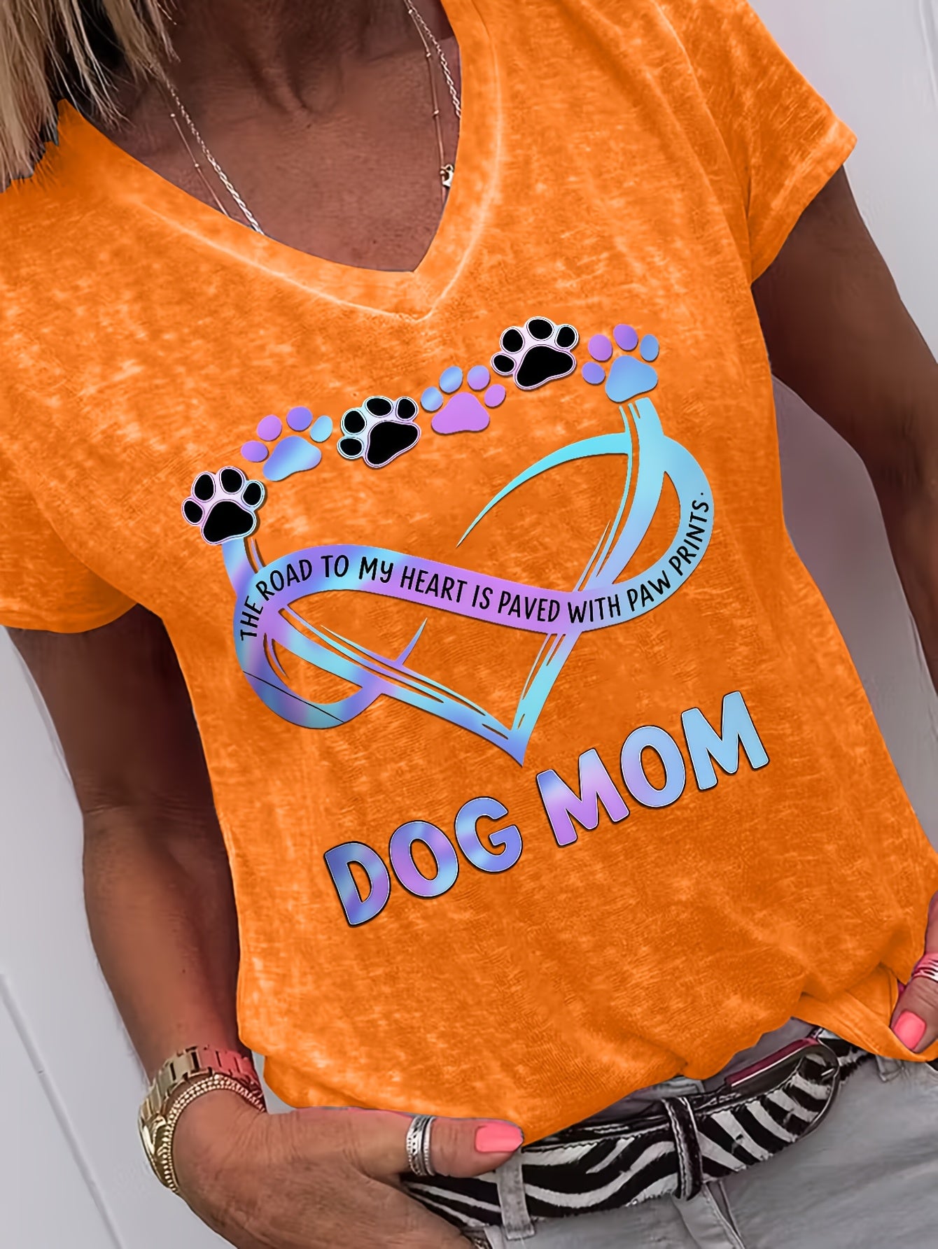Women'S V-Neck Short Sleeve T-Shirt - Dog Mom Paw Prints The Road to My Heart Casual Graphic Loose Tee