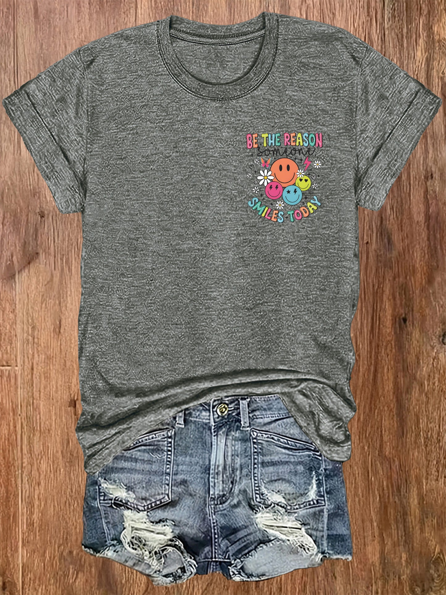 Women'S Casual Sports T-Shirt | Fun smiling Face Design, Lightweight & Breathable Fabric, Perfect For Beach And Park Outings - A Versatile And Trendy Addition To Your Wardrobe For Endless Joyful Adventures