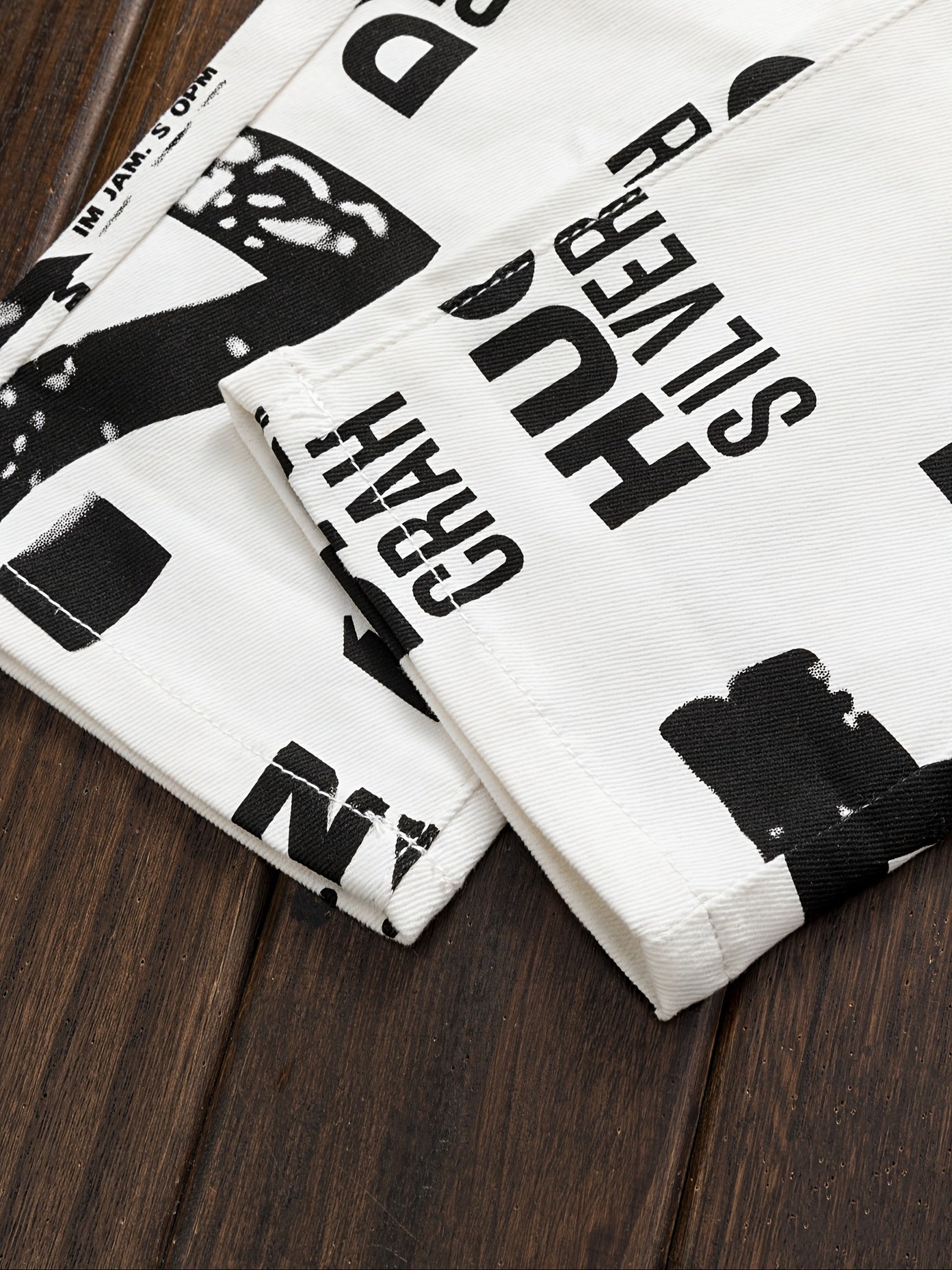Men'S Slim-Fit Streetwear Straight-Leg Jeans with Bold Letter Print - Black & White Casual Denim Pants for All Seasons, Comfortable and Stylish, Street Style Pants|Sleek Jeans|Durable Denim