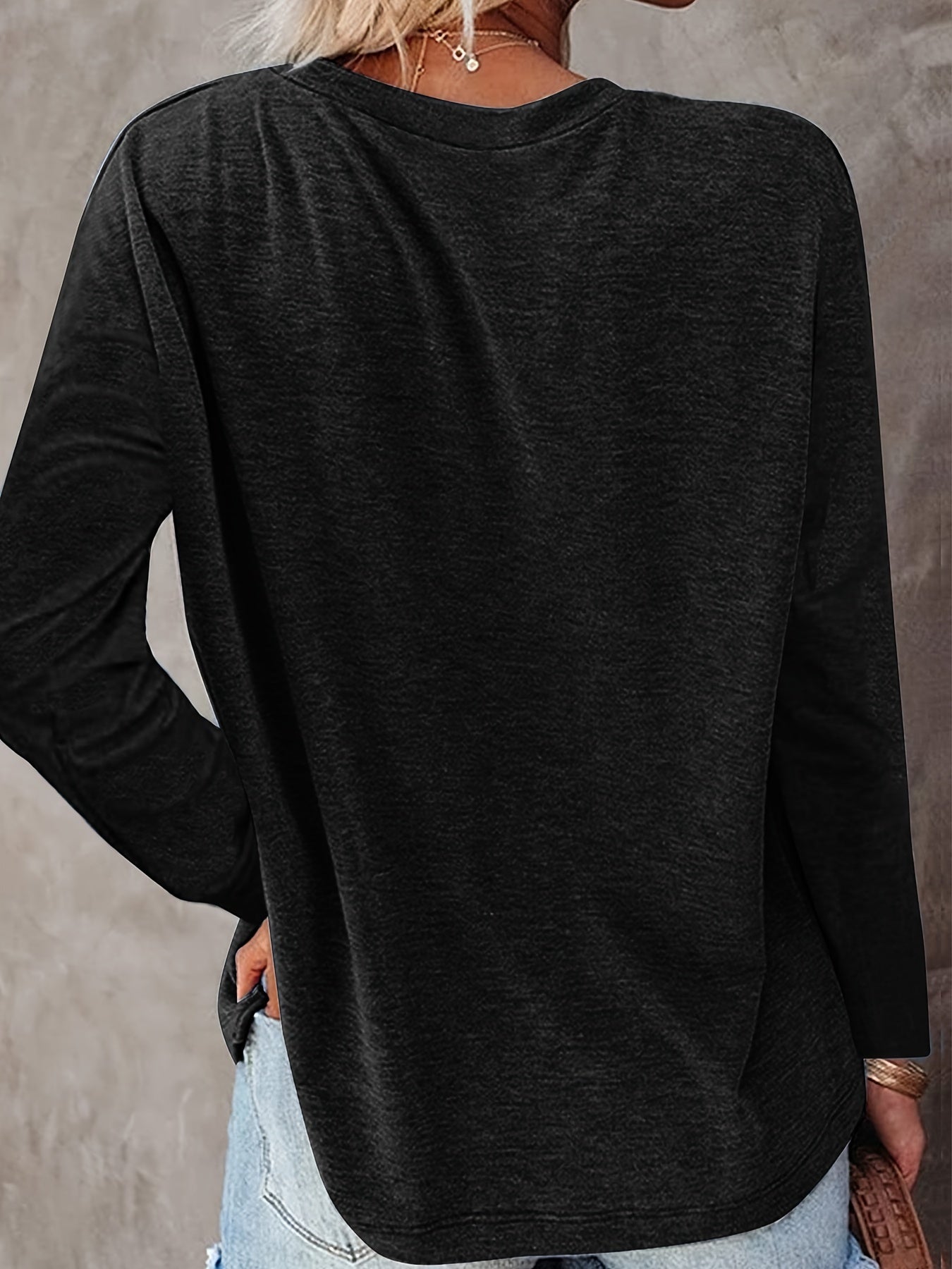 Casual And Stylish Long-Sleeve T-Shirt for Women, Featuring a Basic Slit Design And a Chest Pocket, Perfect for Summer And Autumn Wear