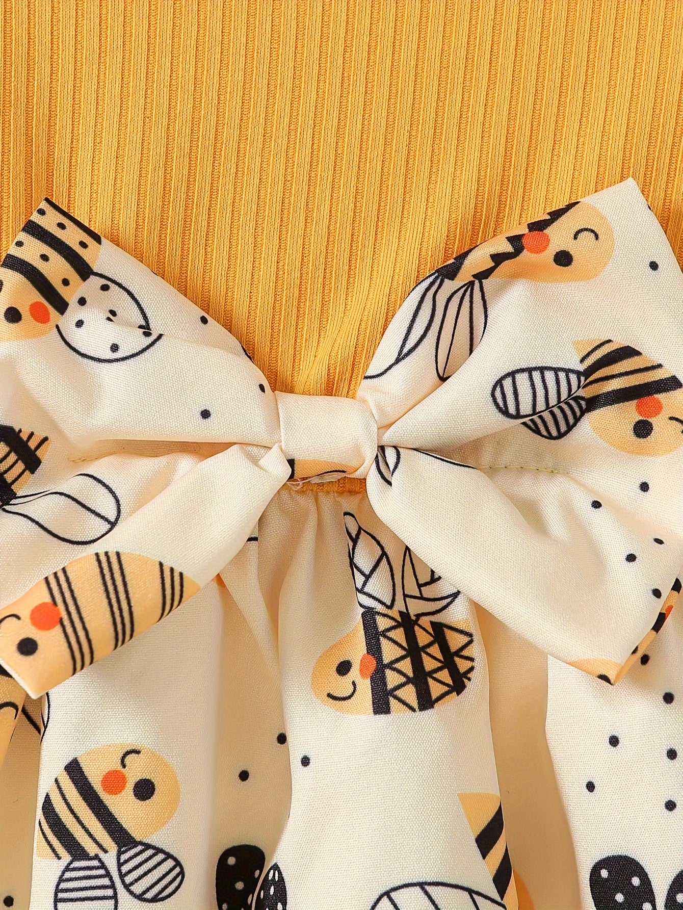 Adorable Bee Print Knee-Length Dress for Girls with Ruffled Long Sleeves & Cute Bow Detail - Soft Polyester Knit Fabric, Perfect for Fall/Spring, Flower Girl Dress