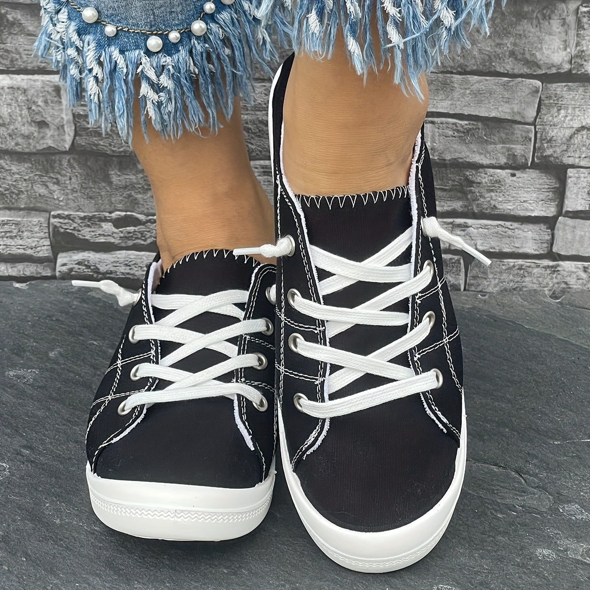 [Sneakers] Newly Designed Women'S Classic Black Outdoor Skate Shoes, Offering Comfort, Lightness, And a Trendy Flat Sole in Larger Sizes for Sports