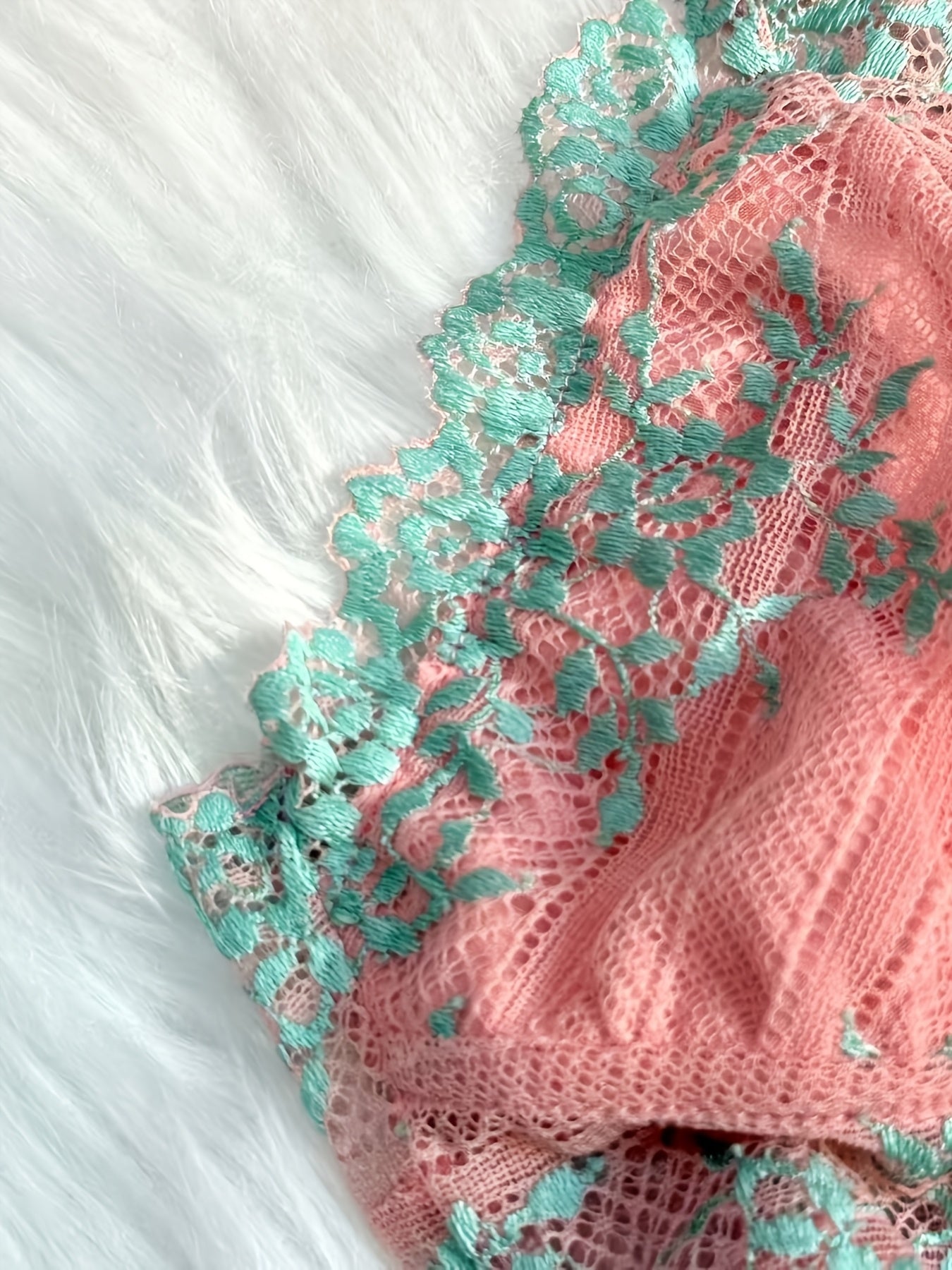 Contrast Color Lace Splicing V-neck Camisole and Double-sided Bow Splicing Casual Shorts | Skin-friendly, Comfortable, Stretchy Fabric, Sexy Style, Suitable for All Seasons