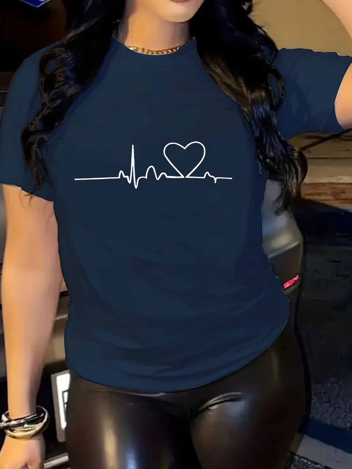A Single Piece, Delivered Locally, a Stylish And Casual Women'S T-Shirt for Summer Featuring a Trendy Pattern