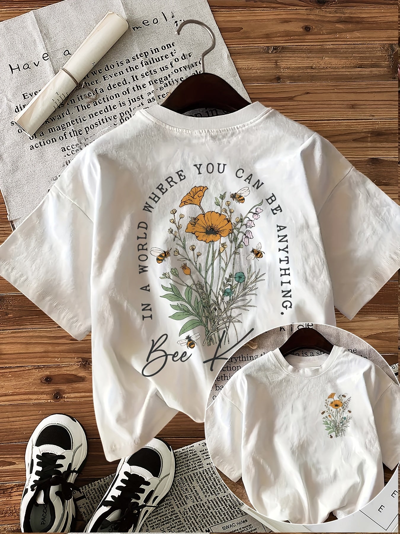 [Front and Back Double Image] Fresh Style Flowers and Bees in Your Printed World Short Sleeve Round Neck T-Shirt