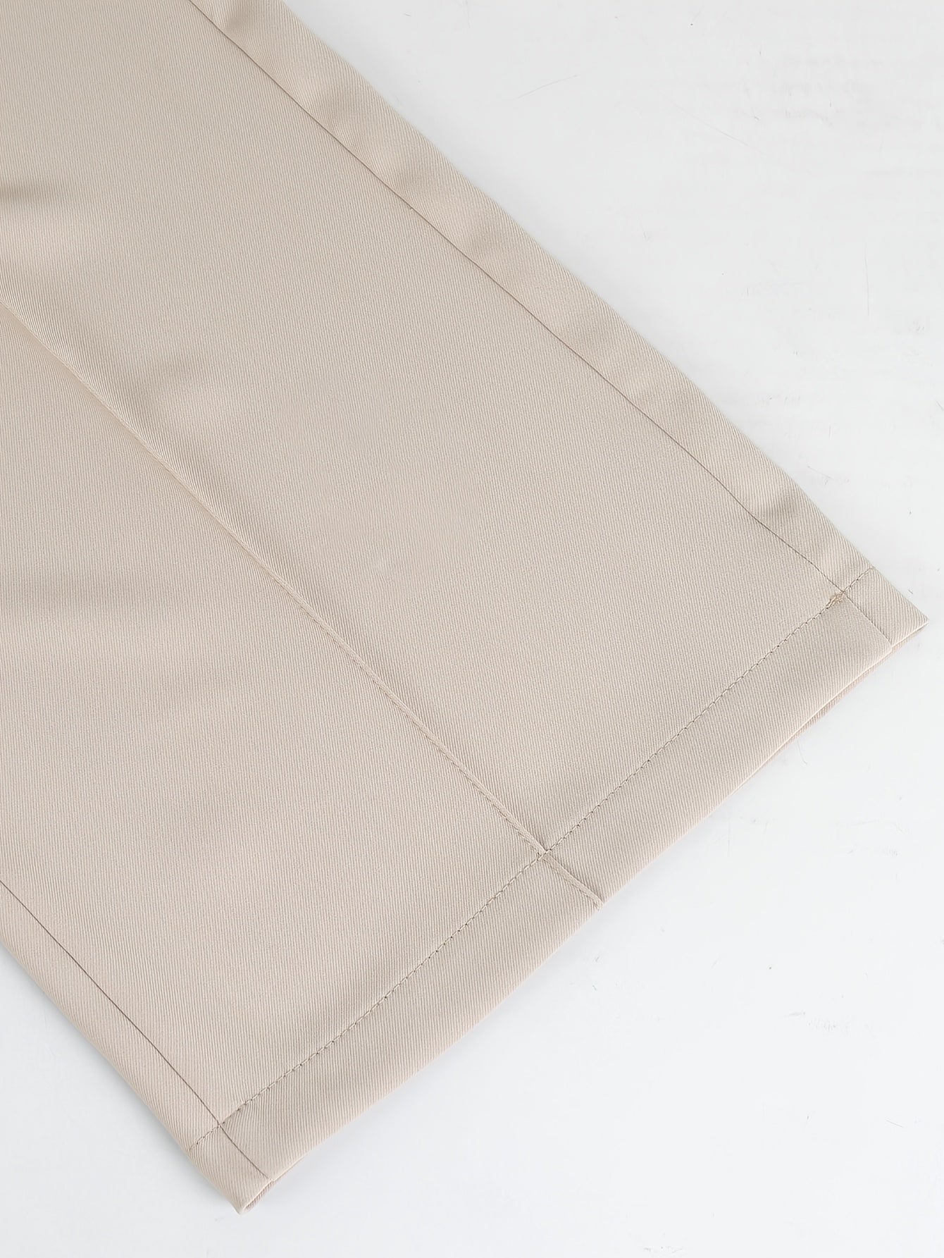 Elegant Women's Wide-Leg Pants with Drape Office-casual Trousers Featuring A Flattering Silhouette Suitable for Both Formal And Casual Attire. A Versatile Wardrobe Essential.