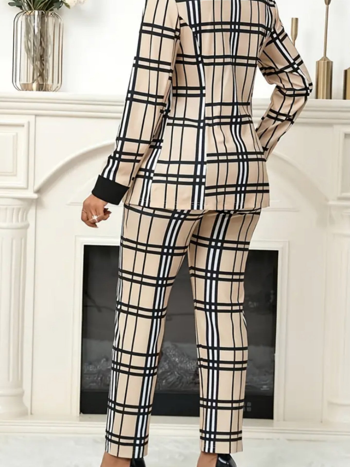 Retro Khaki & Black Plaid Suit Set with Contrast Collar & Cropped Pants, Essential for Year - Round Office & Business Events