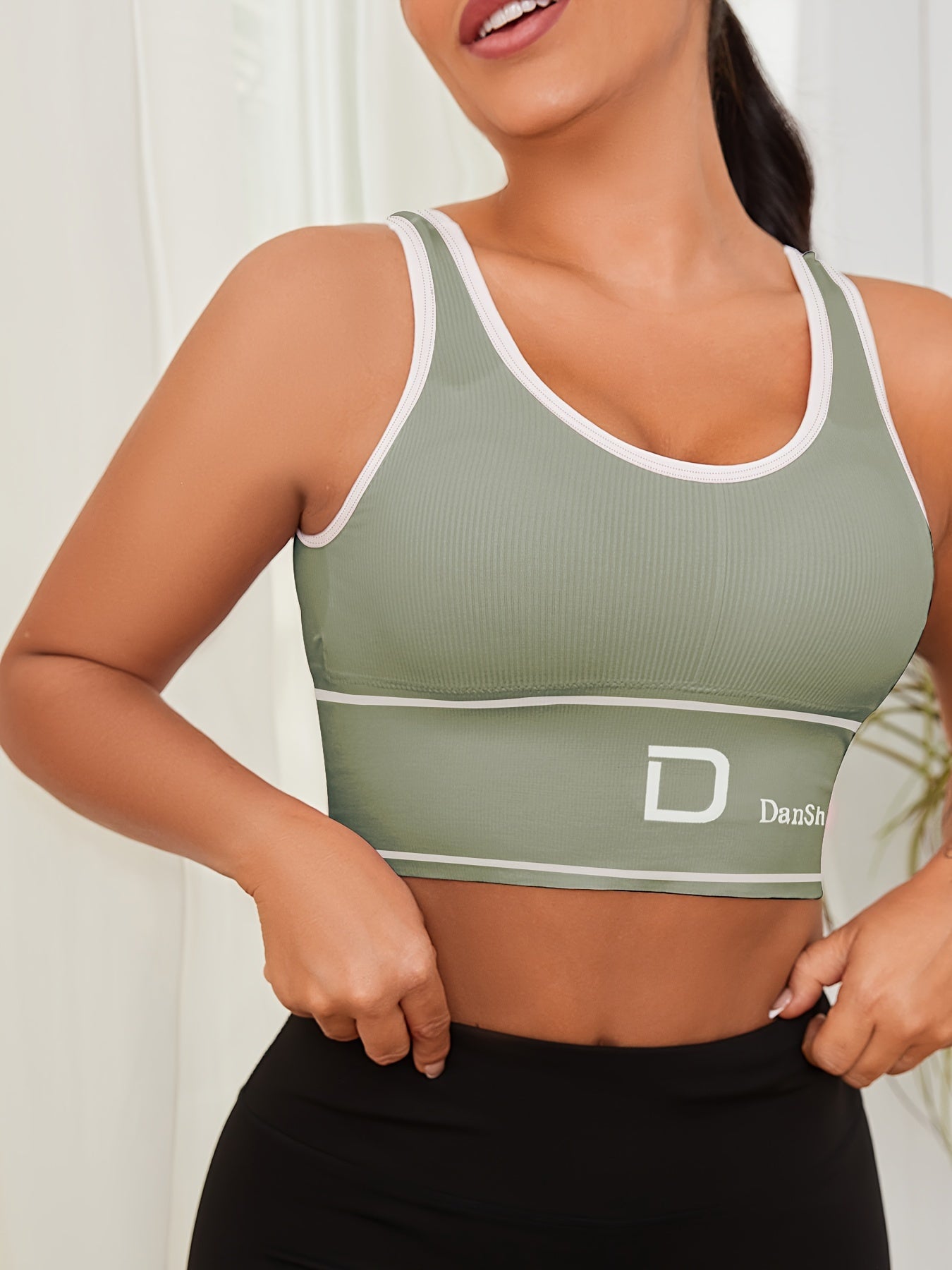 5pcs DanSheer Sports Bra- Wireless, Full Coverage, High Elasticity, Suitable for Yoga and Running, Breathable Nylon, Machine Washable, Various Colors, Featuring Fashionable "DANSHEER" Print, Sports Bra