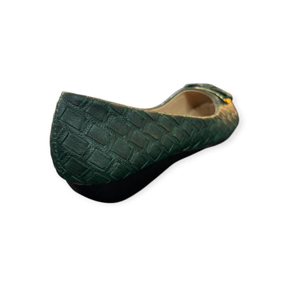 Elegantly Chic Women's Slip-On Fashion wedge Shoes with Cushioned Insole and Stylish Design for All-Day Comfort and Versatile Wear Perfect for Casual Outings, Office Essentials, and Effortless Style"