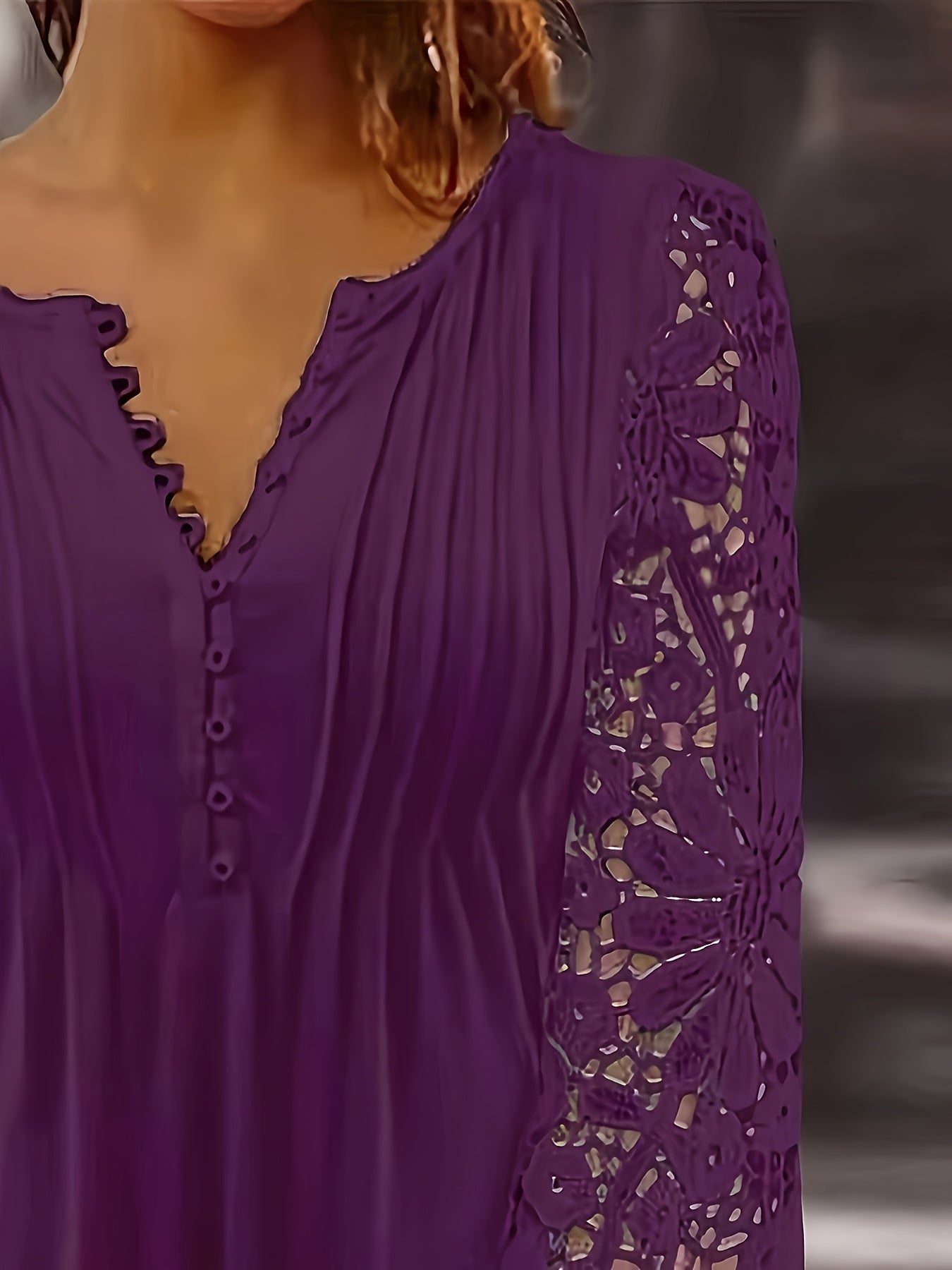 Casual Women'S Clothing in Larger Sizes, Featuring a Comfortable Blouse with Lace Hem Sleeves, a Pleated Design, And a Easy Button-Up T-Shirt Suitable for Home, Leisure, And Outdoor Activities