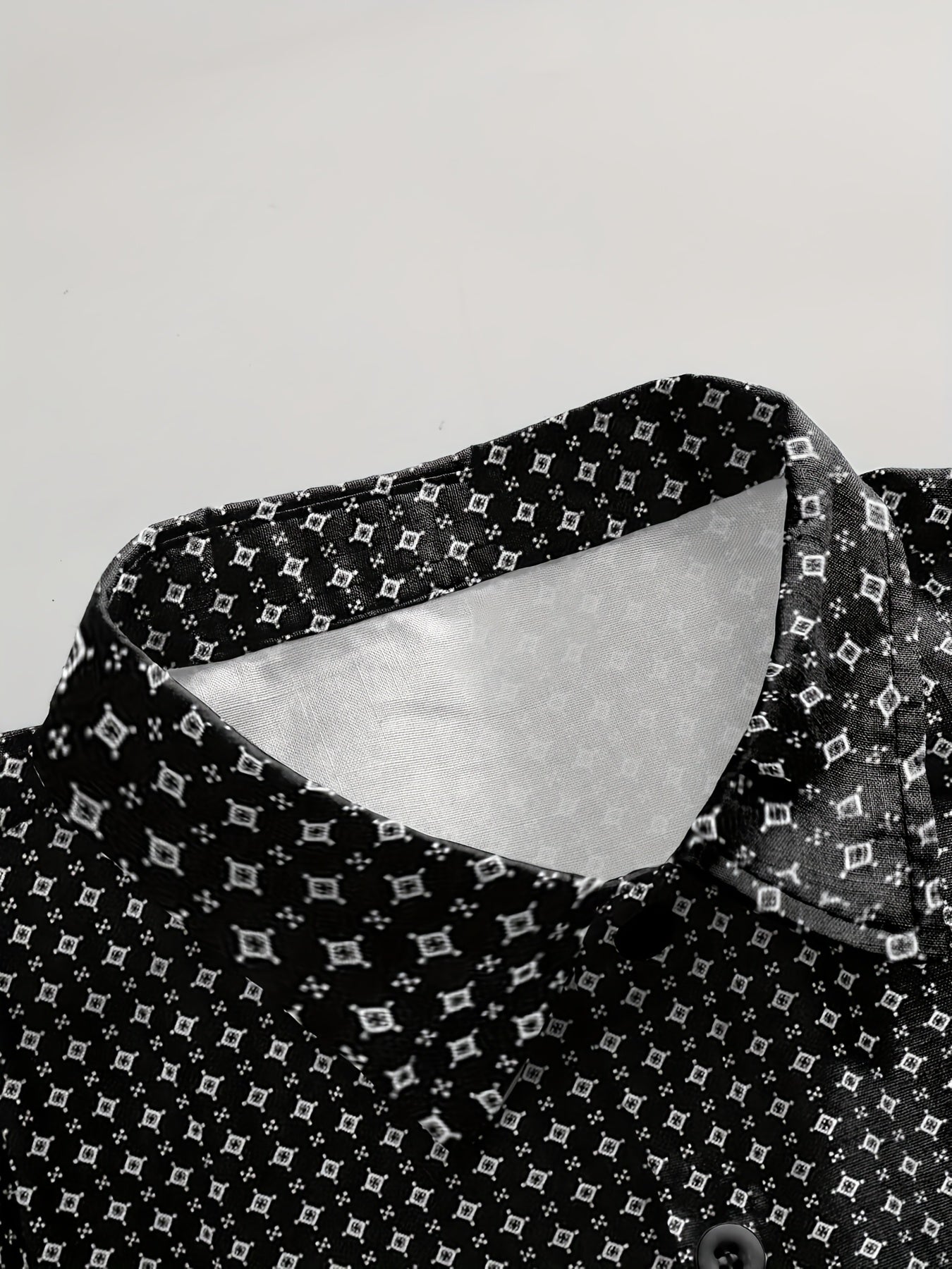 Men'S Plus Size Casual Short Sleeve Shirt Featuring a Black And White Geometric Design - Button-Up, Summer Style, Everyday Wear | Geometric Design Top | Short Sleeve Top