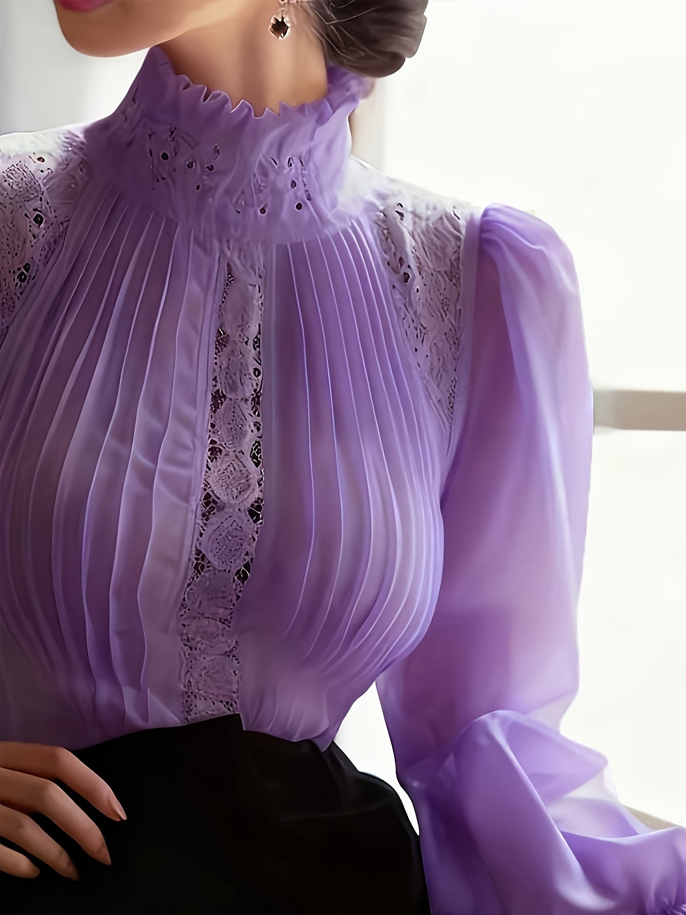 Fashion Women'S Shirt T-shirt Advanced Sense Of Luxury Elegant Fashion White Hollow Puff Sleeves Ruffled Turtleneck Shirt Top Female Design Sense.