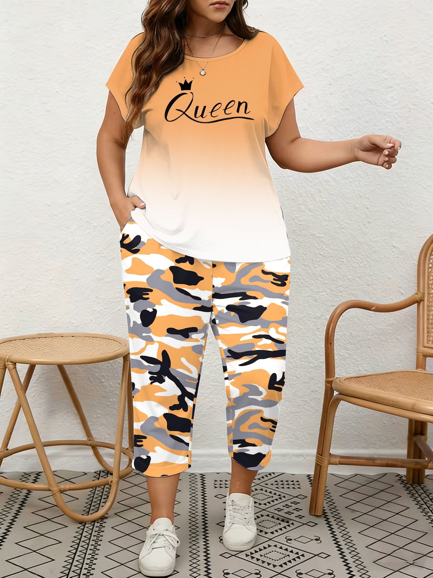 Plus Size, Spring/Summer Plus Size Women's 2pcs Set, Gradient Print And Queen Print, Round Neck Top with Capri Pants, Suitable for Home, Leis And Outings
