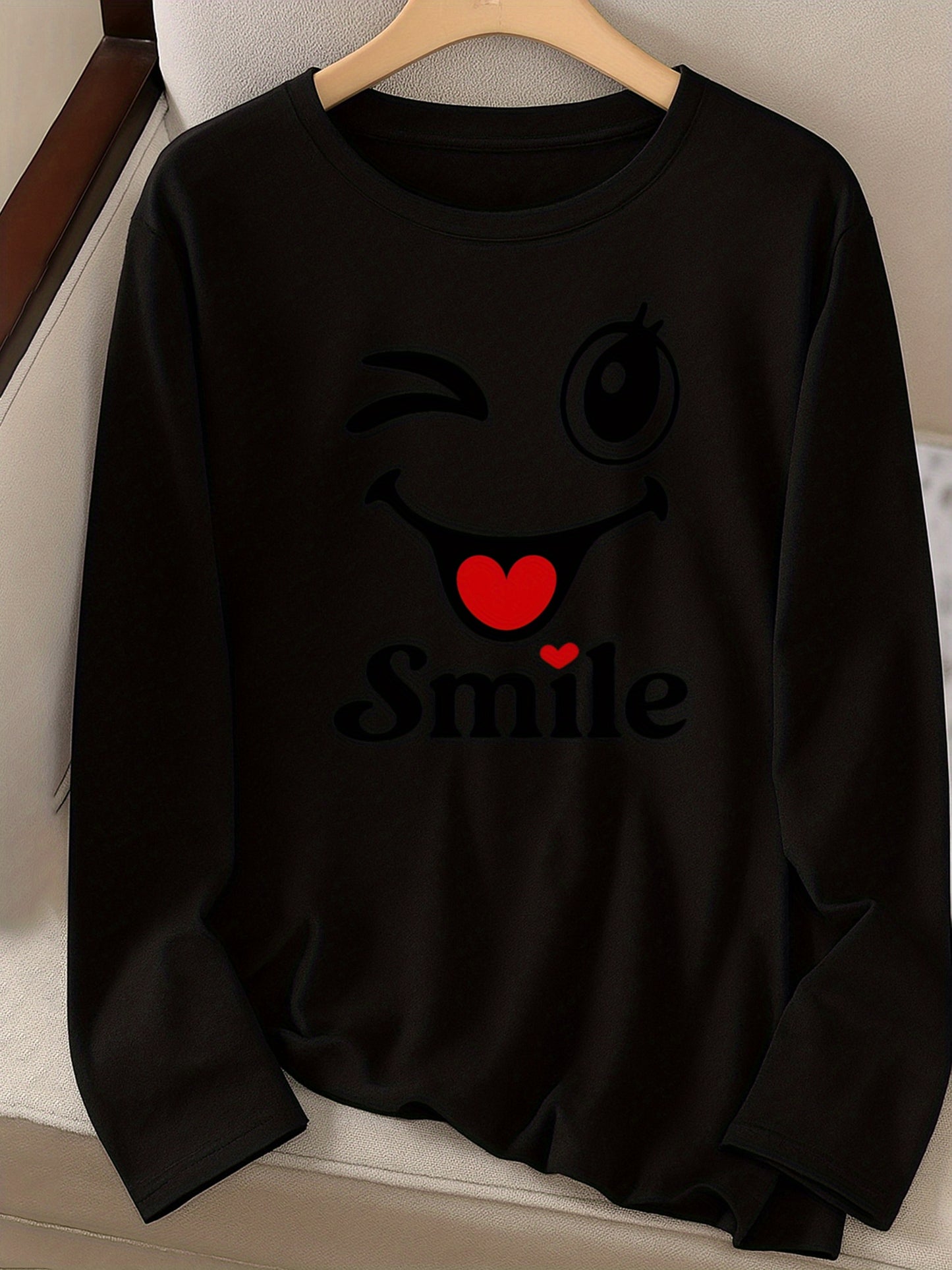 Milk Line 180g Premium Polyester Long Sleeve T-Shirt - Vibrant joyful Face & Blinking Eye Graphic Print, Asymmetrical Hem, Crew Neck Casual Elegant Pullover for Spring Summer Fall, Machine Washable