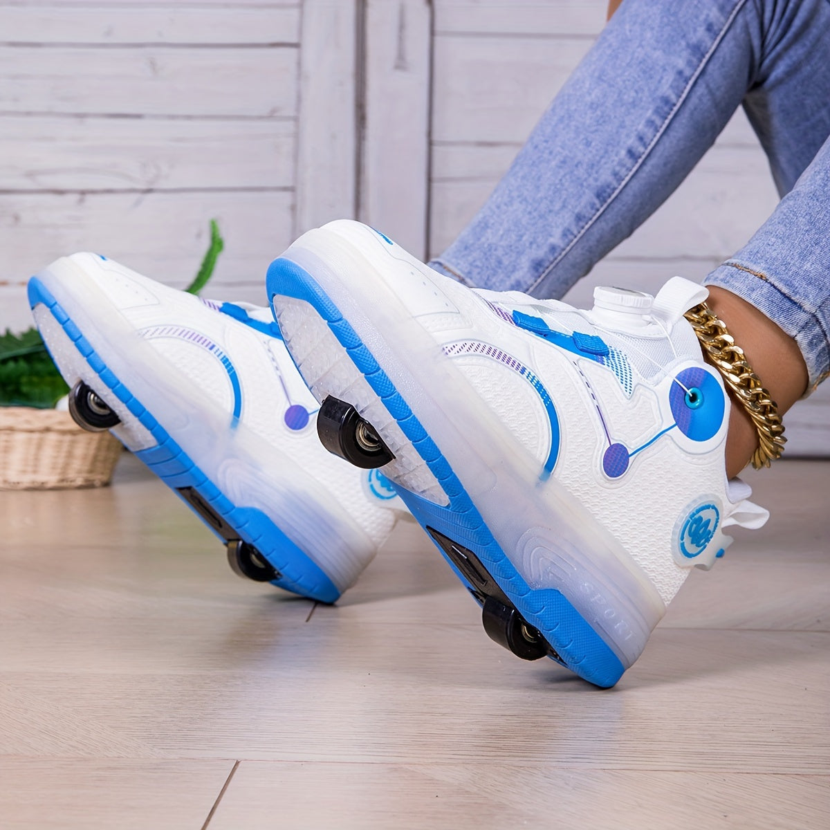 Girls' LED Roller Skates, All-season Low-top Sneakers with Swivel Buckles, TPR Sole, Textile Lining And Insole, Pink And White Design, Youth Skate Shoes, Sporty Design, Sneakers, Kid's Roller Skates, Out Doos Sprot Shoes, Gift for Kid