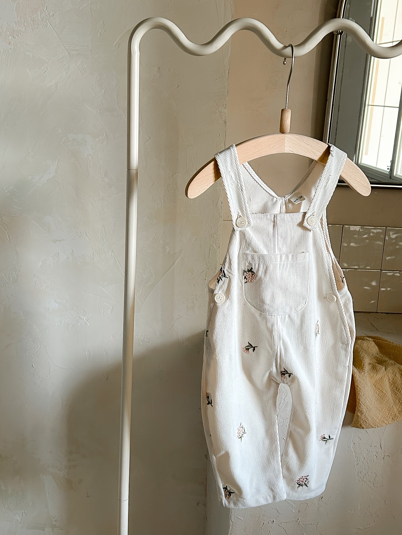 1pc Adorable Floral Embroidered Baby Girls' Overalls, Polyester Woven Regular Fit with Pockets, Comfortable Casual Outdoor Spring/Fall Outfit, for Outdoor