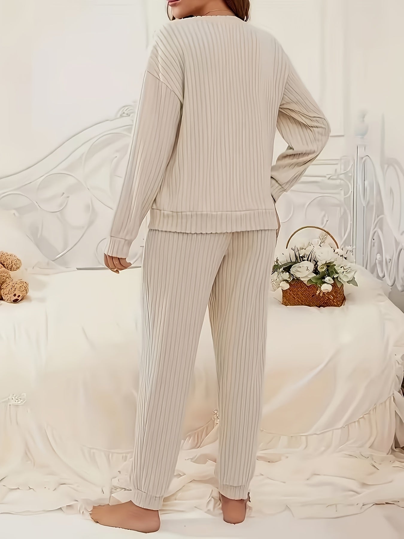Women's ribbed V-neck top and jogger pants lounge set – view 13